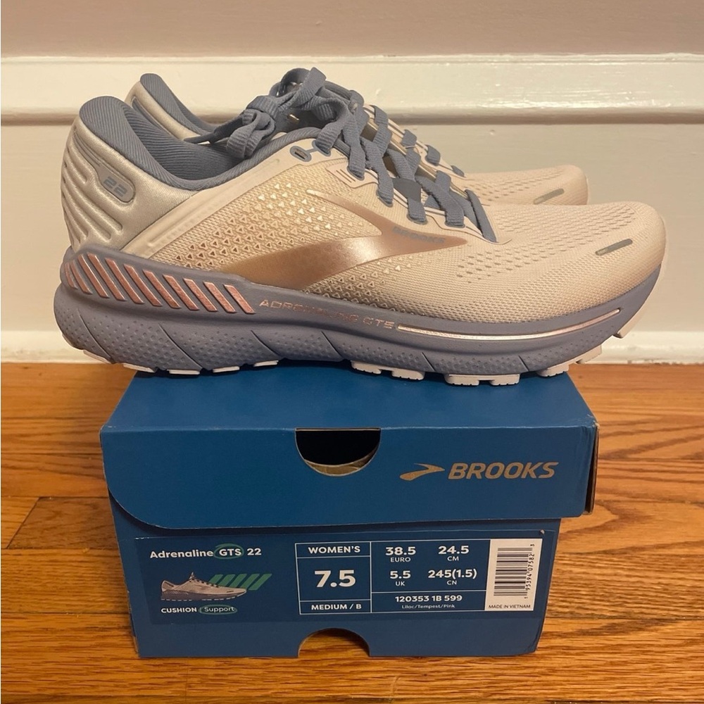 Brooks Adrenaline GTS 22 Women's Running Shoes